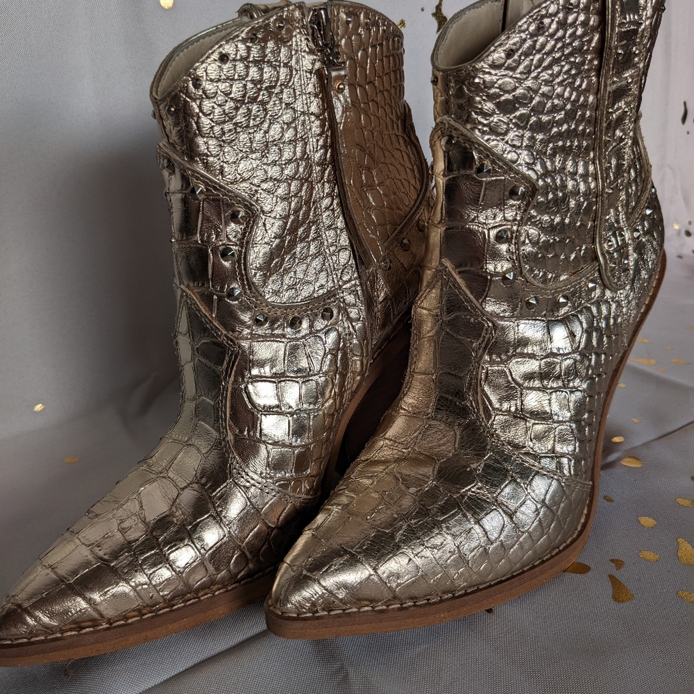Sam Edelman 6.5 Gold Metallic Alligator Booties